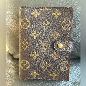 Preowned LV agenda PM in excellent condition